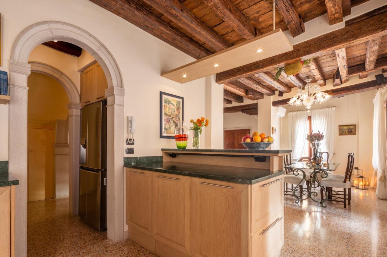 Apartament Garden Mansion With Private Mooring R&R Wenecja Zewnętrze zdjęcie